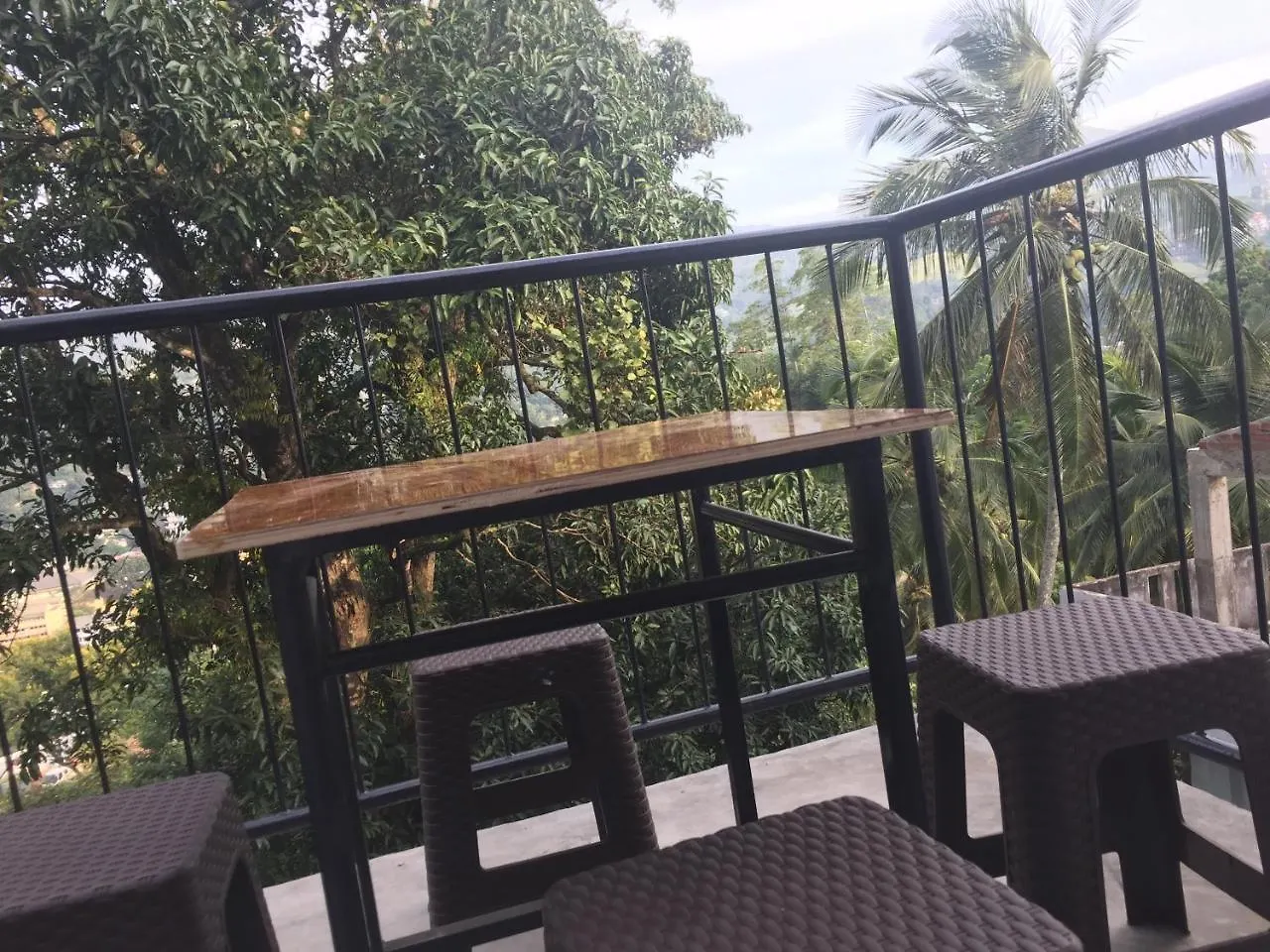 Upland Inn Канди Апартаменты